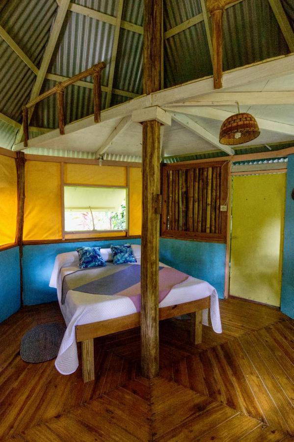 Roots Jungle Retreat Villa Marigot Ngoại thất bức ảnh